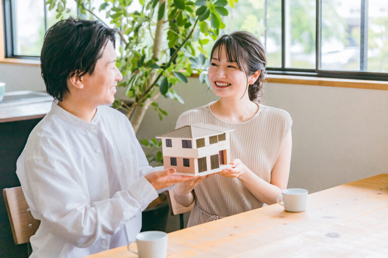 家の寿命を延ばす年間メンテナンス！季節別に点検ポイントを解説のアイキャッチ画像