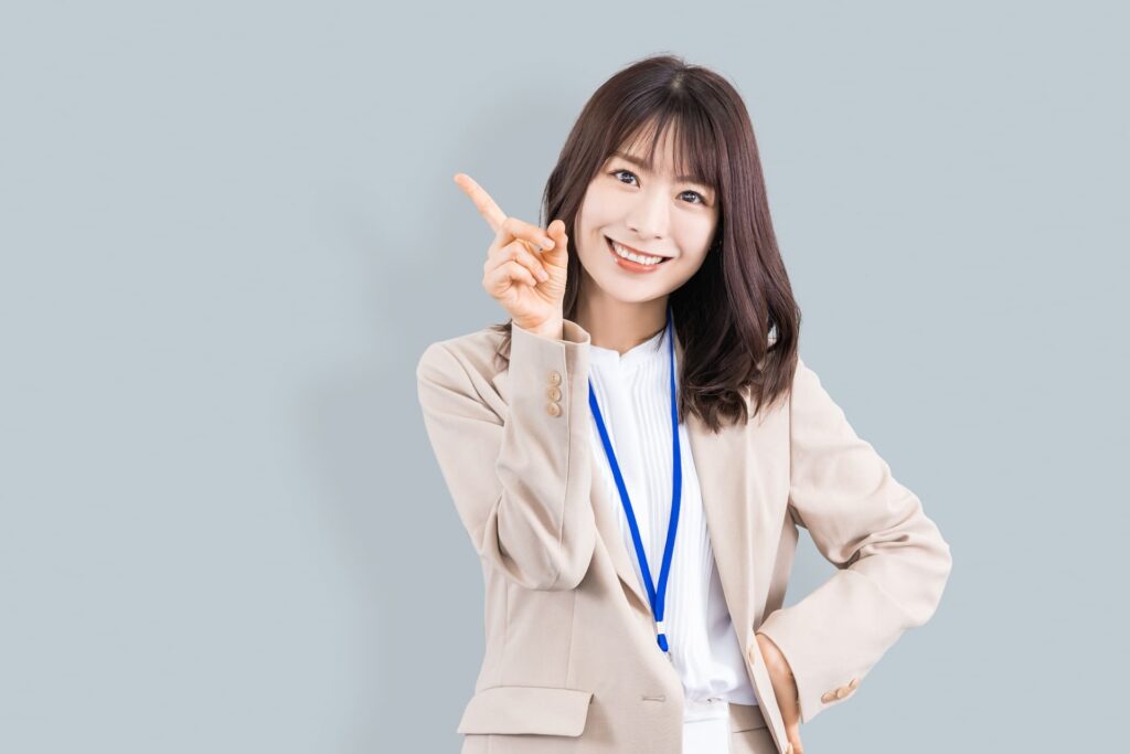 対象工事と注意点を説明する女性のイメージ画像